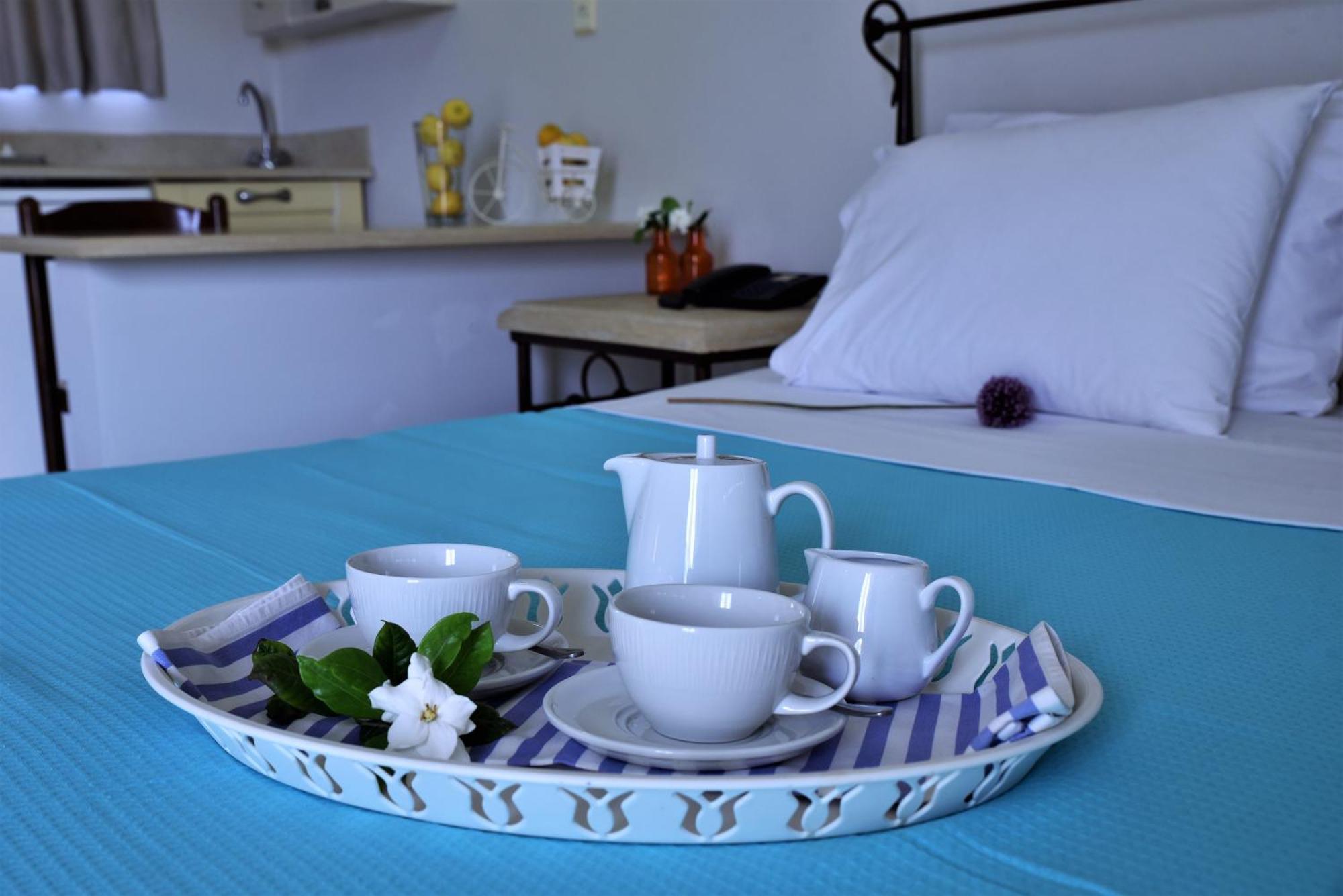 Golden Bay Hotel Apartments Mália Quarto foto